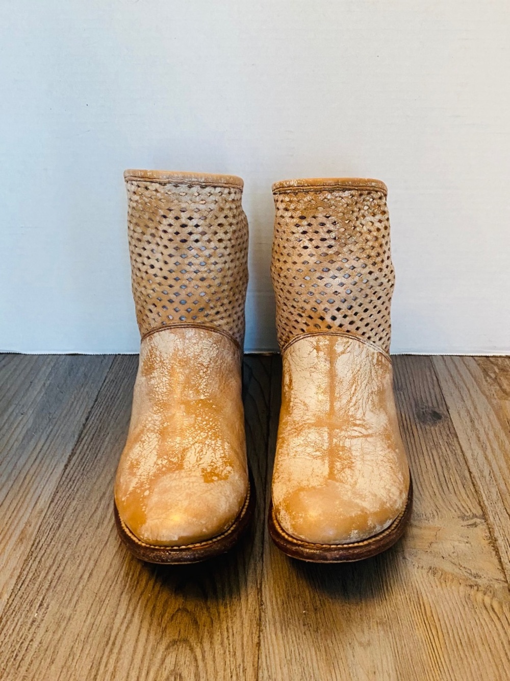 Bed Stu Womens Distressed Perforated Leather Western Ankle Boots, US 9.5 EUR 39.